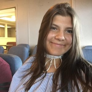 Meet your Posher, Cayla